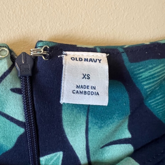 New With Tags Tropical Old Navy Dress. XS - Picture 4 of 4